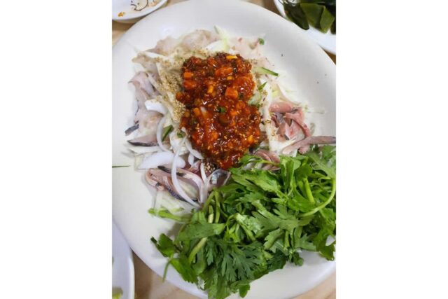 ‘웨이팅해서라도 먹어야 할 맛’ 초장 맛이 미쳤다는 전국 회무침 맛집 5