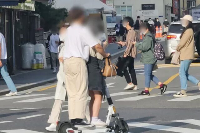 “방금 둘이서 타셨죠?” 킥보드 이용자 대부분 모르는 과태료·범칙금 행동의 정체