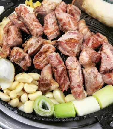 양꼬치 말고! 촉촉한 육즙 제대로 살린 서울 양고기 맛집 5곳