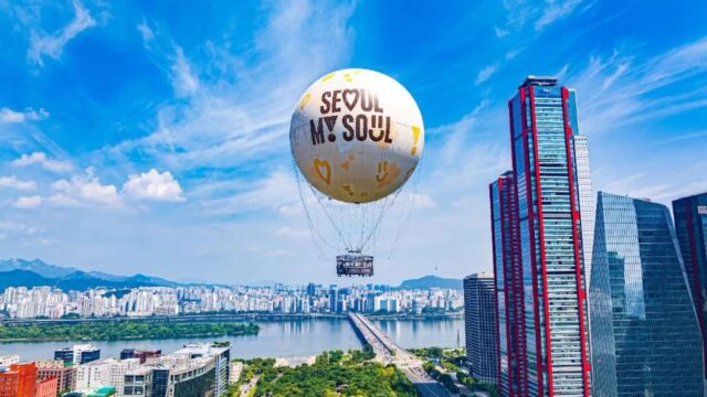 “서울 달빛 아래, 경기장보다 큰 하늘이라니…” 여의도 중심의 도심 속 작은 오아시스 축제
