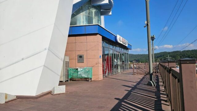 충남 만리포해수욕장전망대 카페, 바다와 하늘이 만나는 인기 명소