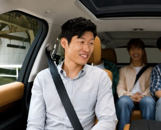 국가대표 축구 감독 후보로 거론되는 ”박지성이 포르쉐 대신” 고른 국산 SUV