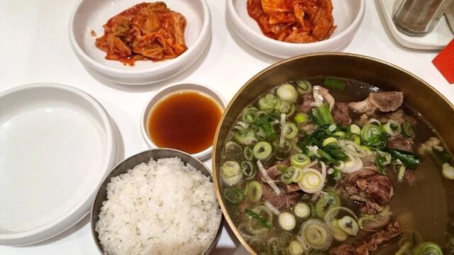 “신촌역에서 걸어서 10분이라니?”… 진짜 고소한 숯불 갈비 맛집 명소