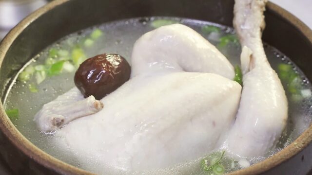 3가지 핵심 비결! 삼계탕 끓이는법 ‘이렇게’ 해야 실패없이 시원한 국물!