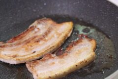 삼겹살 후라이팬에 바로 굽지 마세요! 집안에 기름 범벅 됩니다