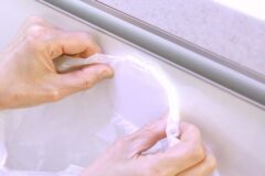 물티슈캡 버리지 말고 ‘주방’에 붙여 두세요! 결과는 인생꿀팁
