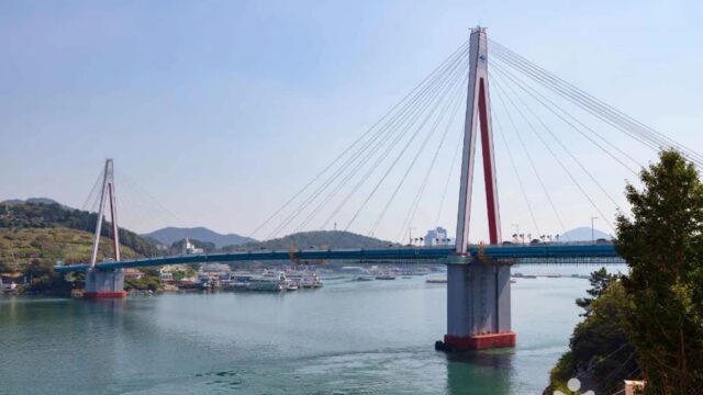 전남 돌산대교 카페, 환상적인 바다 전망과 여름 휴가 명소