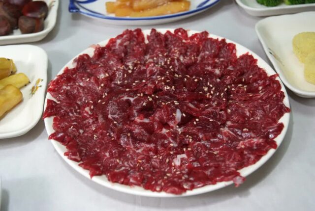 ‘신선함이 생명’… 쫀득한 식감이 일품인 전국 한우 뭉티기 성지 BEST 5