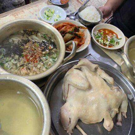뜨끈하게 속을 채워주는 뽀얀 국물의 맛! 서울 닭곰탕 맛집 5곳