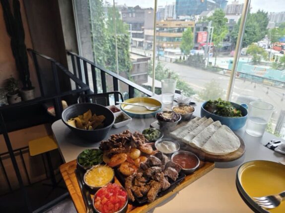 타코 잘하는 용산구청맛집. 코레아노스키친 가야될 이유