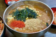 쫄깃한 면발에 얼큰 묵직한 국물의 조화! 전국 장칼국수 맛집 5곳