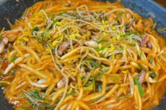 ‘소주 한 병으론 부족’…매콤한 풍미가 살아있는 전국 두루치기 맛집 BEST 5