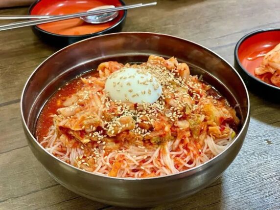 호로록 면치기를 멈출 수 없는 쫄깃한 맛… 서울 국수 맛집 BEST 5