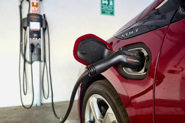 독일 자존심이라던 완성차업체, “10만 명 자른다”는 초유의 사태
