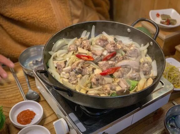 ‘부산의 역사를 맛보다’ 백년가게 인증 받은 부산 맛집 5곳