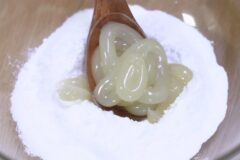 베이킹소다에 치약을 짜서 화장실에 두면 골칫거리가 없어집니다