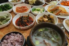 ‘임금님이 안부럽네’… 상다리 휘어지는 상차림의 한정식 맛집 5곳