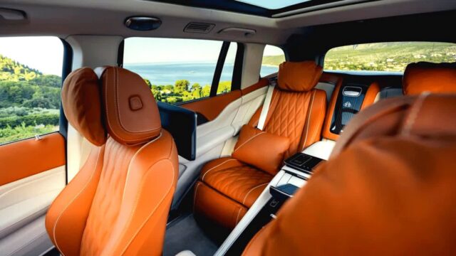 V12 버리고 “V8+전동화 택했다”… 부자 아빠들 홀린 ‘초호화 SUV’의 정체