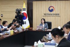 은폐엔 철퇴·조사방해엔 고발…개인정보위, LGU+·KT에 초강수