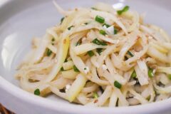 쓴맛 없이 맛있게 도라지볶음 만드는 법