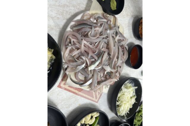 세상에서 소주를 가장 사랑하는 사람의 꽉채운 침샘어택 50장