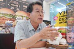 [리얼푸드] ‘버크셔K’ 개발 박화춘 박사 “한국식으로 개량 한 흑돼지, 햄버거에 넣었죠”