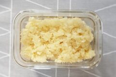 다진마늘 보관방법 ‘이것’을 넣으면 갈변 걱정이 사라져요!