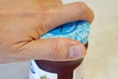 뚜껑 안열릴때 억지로 열지 말고 ‘이것’ 하나만 준비하세요!