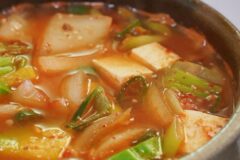 간단하지만 맛있는! 고깃집 된장찌개 끓이는 방법