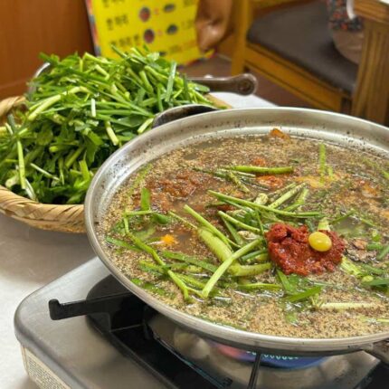 깊고 진한 풍미와 부드러운 오리고기! 전국 보양 오리탕 맛집 5