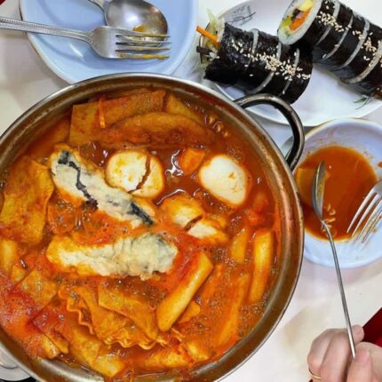 푸짐한 양으로 가성비 넘치게 맛보는, 전국 추억의 즉석떡볶이 맛집 5