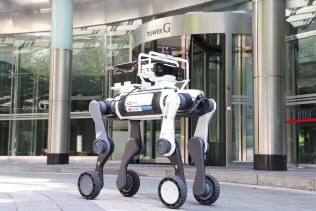 LG CNS, 타워팰리스에 사족 경비로봇 투입