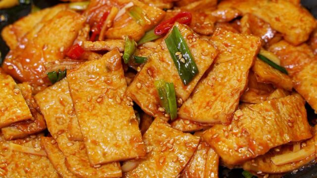 깔끔한 매콤함 일품! 어묵볶음 맛있게 만드는 법
