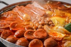 햄맛 쏙 밴 육수에 라면사리 퐁당! 연예인도 즐겨 찾는 서울 보대찌개 맛집 5