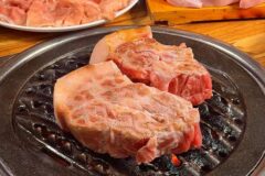 육즙이 팡 터지는 예술의 맛! 돼지 목살 구이 맛집 5