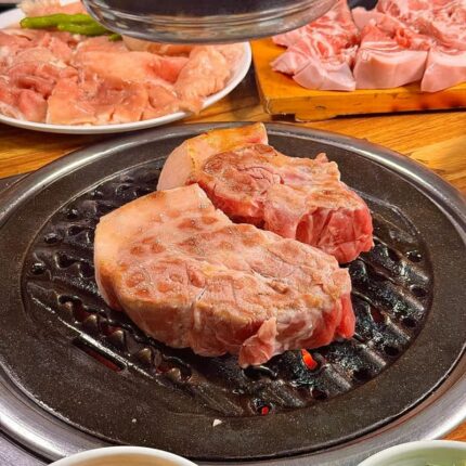 육즙이 팡 터지는 예술의 맛! 돼지 목살 구이 맛집 5