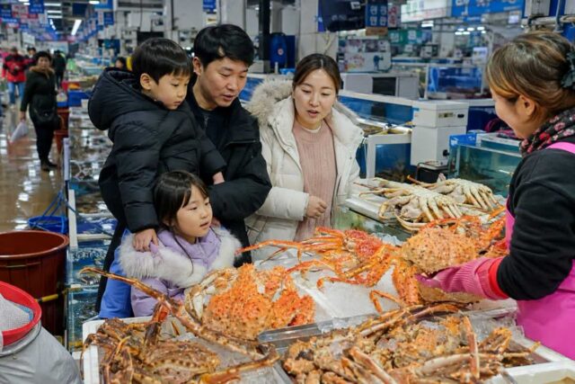 노량진수산시장 대게 킹크랩 가족모임 비용, 30만원이면 가능할까?