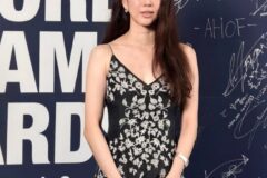 와 진짜 도저히 믿을 수 없는.. 45세 여배우 패션