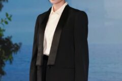 동료 남배우들 기죽이는.. 폼미친 여배우 수트핏 패션