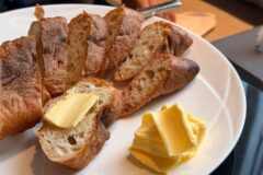 [마닐라 맛집] 그린벨트 3 와일드플라워 레스토랑(Wildflour) 빵 포장 후기 (마카티 베이커리 추천)