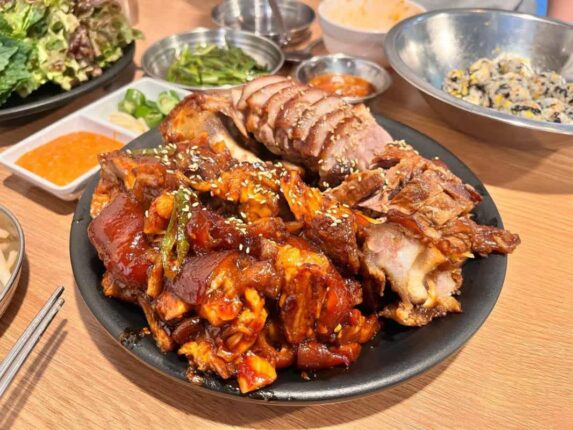 족발집 도장깨기 다니는 마니아가 꼽은 서울 족발 맛집 5곳