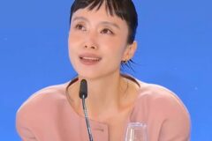 너무 충격적인 여배우.. 최근 나이 50에 리즈 찍은 얼굴&패션 근황