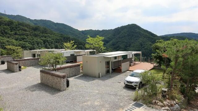 “이래서 다들 여길 찾나 봐요”… 오렌지빛 노을과 별빛이 가득한 20대 카라반 캠핑 명소