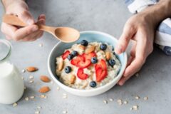 [리얼푸드] 장시간 앉아 있기·수면 부족…아침은 ‘이것’ 드세요