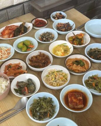 8천원 순두부에 26첩 수라상이 따라온다? 말도 안되는 가격의 초가성비 맛집 BEST 5