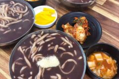 꼬소하고 달큰한 전통 간식! K-죽 열풍 이끄는 전국 팥죽 맛집 5곳