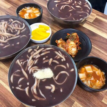 꼬소하고 달큰한 전통 간식! K-죽 열풍 이끄는 전국 팥죽 맛집 5곳
