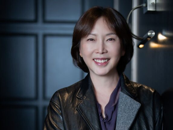 [인터뷰] 김도영 감독, 지금 다시 ‘인턴’ 꺼낸 이유