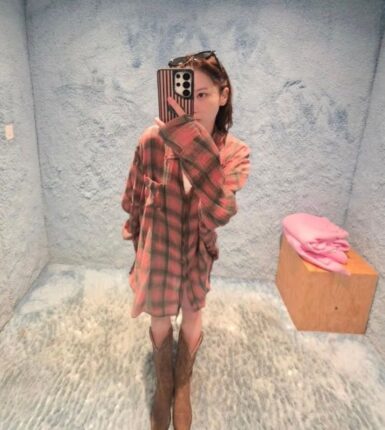 일반인도 다 따라사는,, 뼈마름 연예인 체크셔츠 패션 (말라보임)