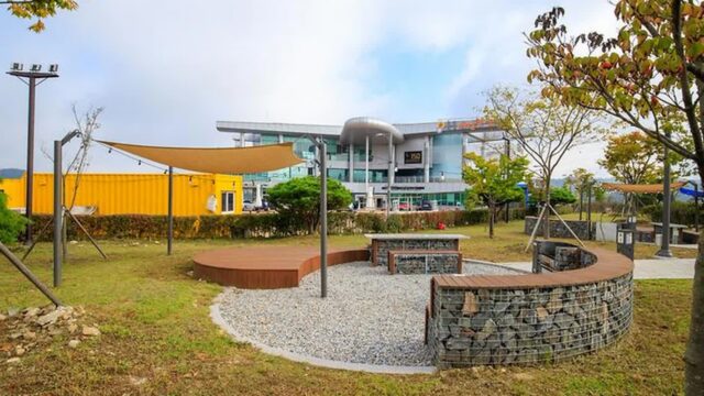 “20만㎡ 호수에 이런 절경이?”… 가족과 함께하는 탄금호 피크닉 공원